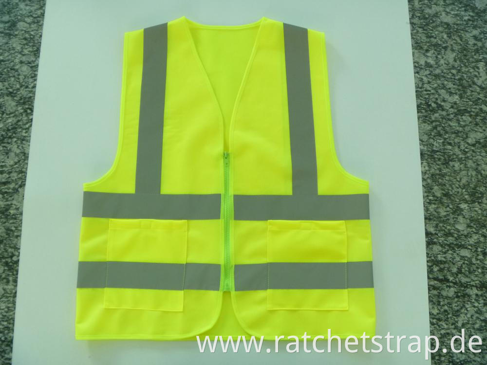 Front of reflective vest zipper type